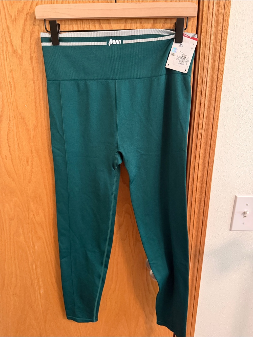 High-Waist Green Performance Leggings with Contrast Waistband - Picture 3 of 3
